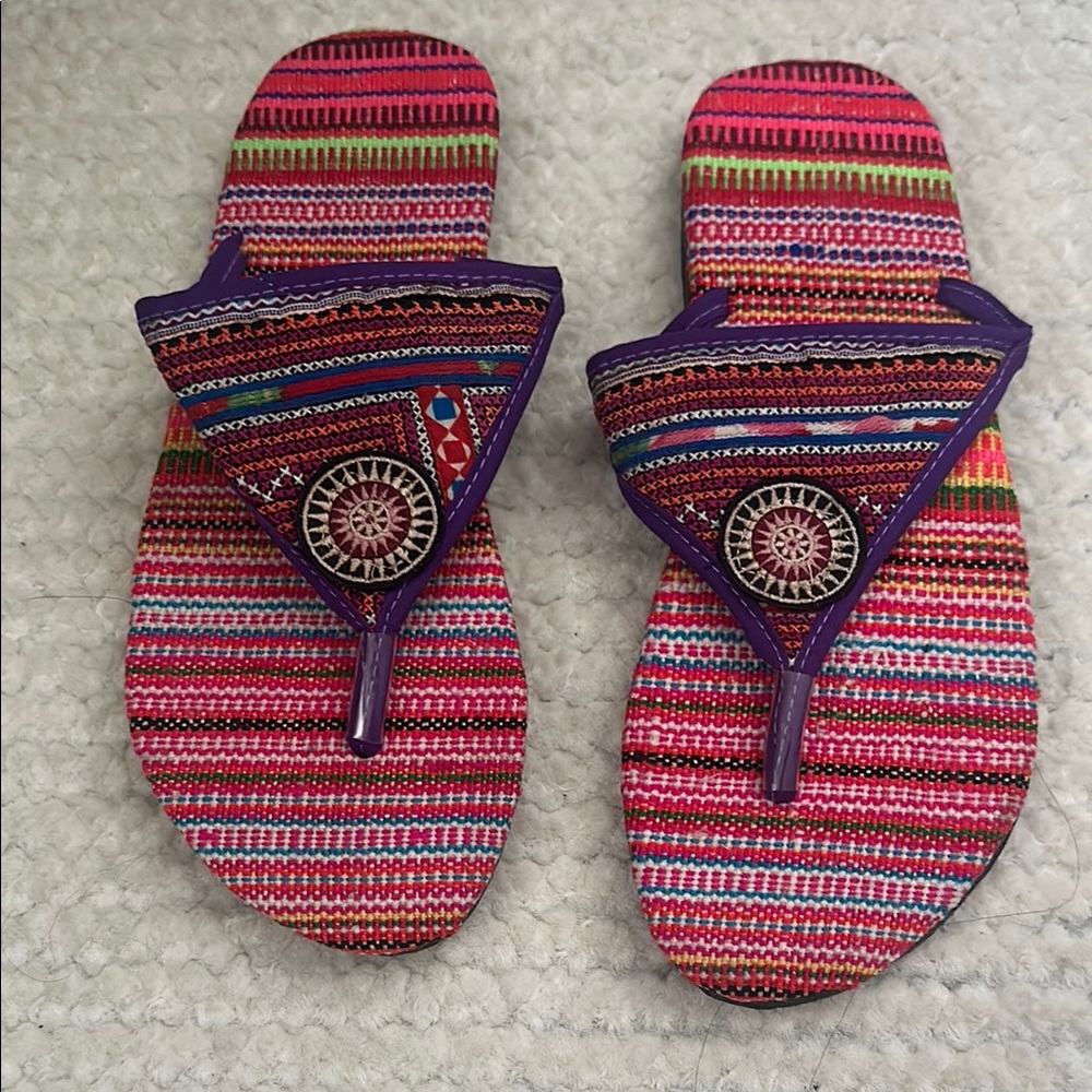 Multicolor Thai Fabric Sandals size 7 (NWOT)